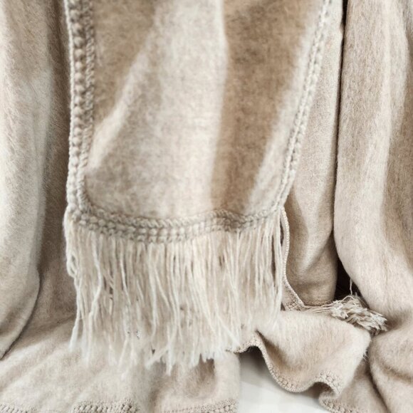 Alpaca Wool Cape w/ Attached Scarf Made in Peru - Picture 2 of 11